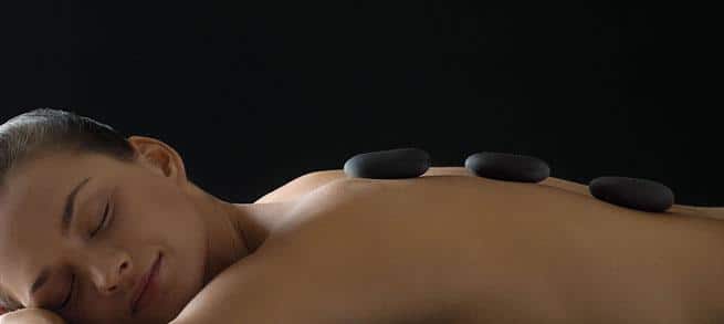 soins-corps-pierres-chaudes